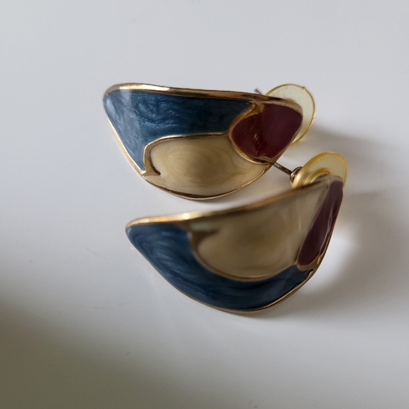 Purple Multistrand Knotted Seed Bead Necklace and Vintage Enamel Earrings - Picture 12 of 16